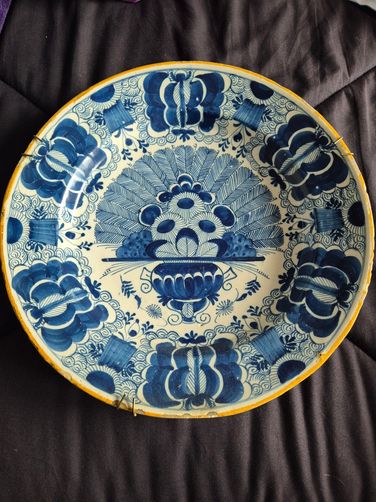 18e-eeuws Pauwenbord De Drie Klokken - 34cm, Antiek en Kunst, Ophalen of Verzenden