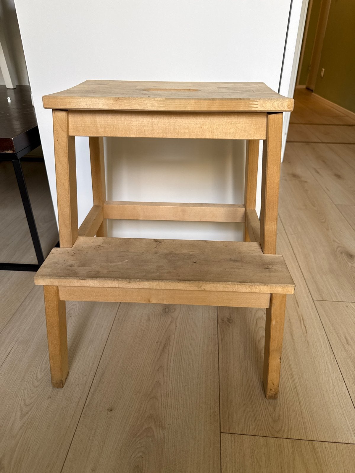 Houten krukje / opstapje gratis af te halen, Ophalen, Gebruikt, Hout