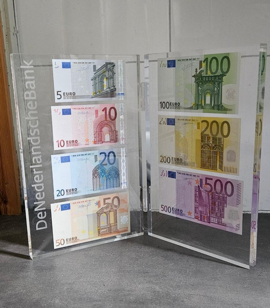 Complete Euro biljetten set in acryl display, Postzegels en Munten, Bankbiljetten | Europa | Eurobiljetten, Ophalen, Overige landen