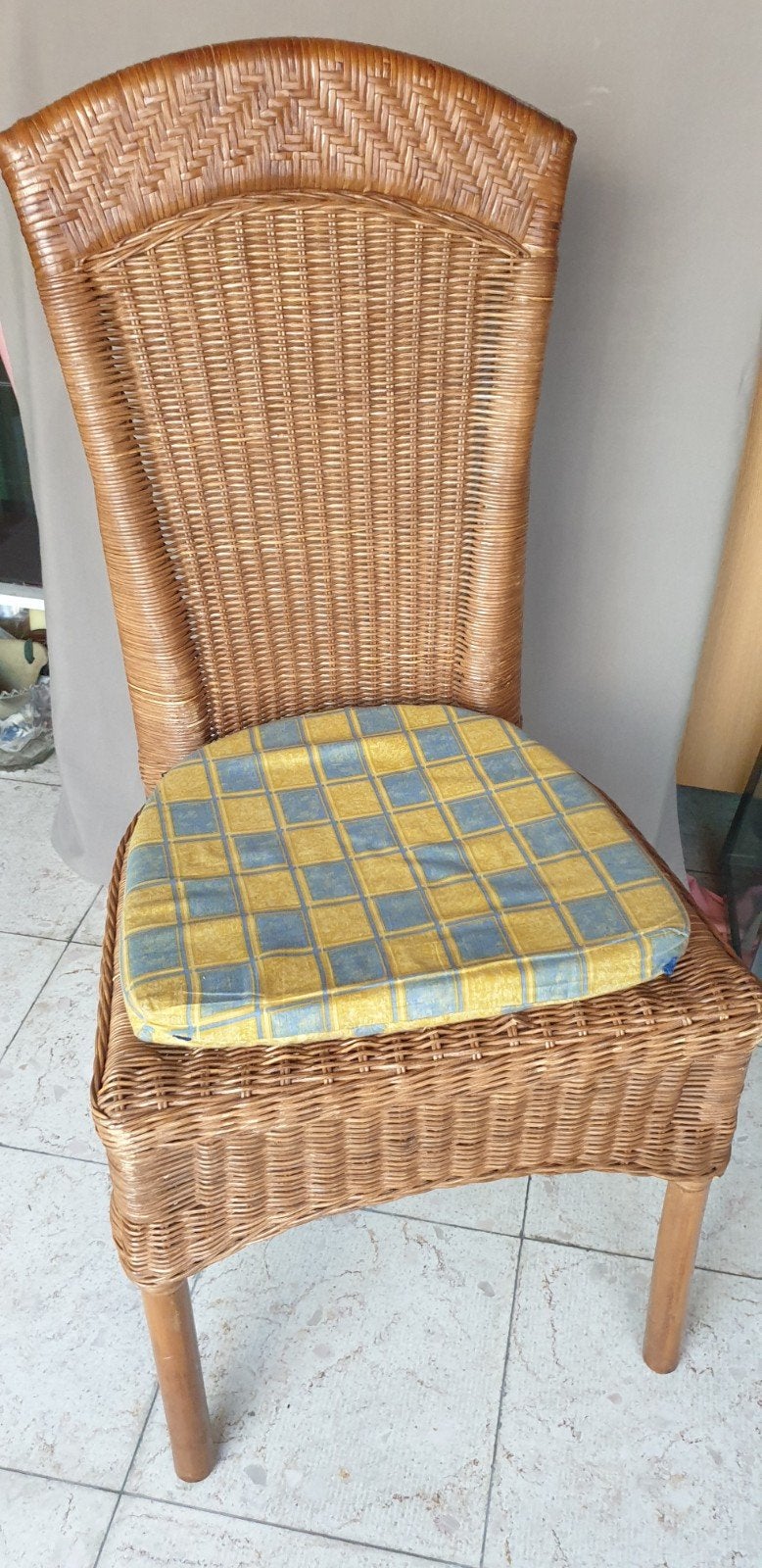 Rotan stoel met kussen - Gebruikt, Huis en Inrichting, Stoelen, Gebruikt, Eén, Riet of Rotan, Bruin, Ophalen