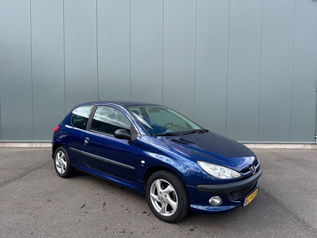 Peugeot 206 1.6-16V XS (bj 2001), 40 €/maand, Blauw, Bedrijf, Handgeschakeld