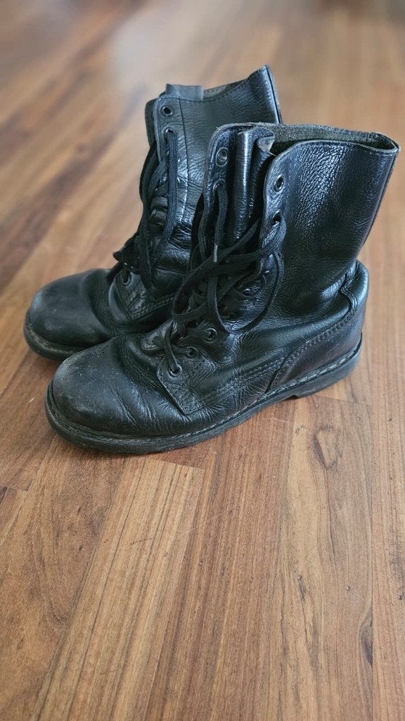 combat boots, belgisch leger kisten maat 44, Ophalen of Verzenden, Landmacht, Overige gebieden, Kleding of Schoenen