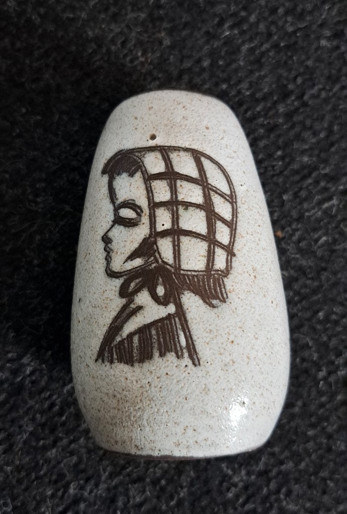 Vintage vaasje jaren 50 meisjeshoofd, Gebruikt, 10 cm, Ophalen of Verzenden, Grijs