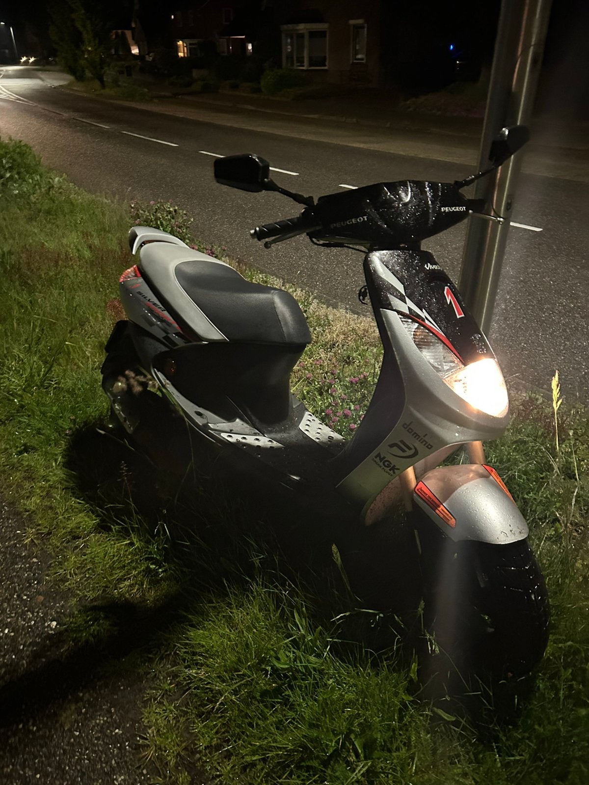 Peugot vivacity, Ophalen, Tweetakt, Maximaal 45 km/u, Zo goed als nieuw