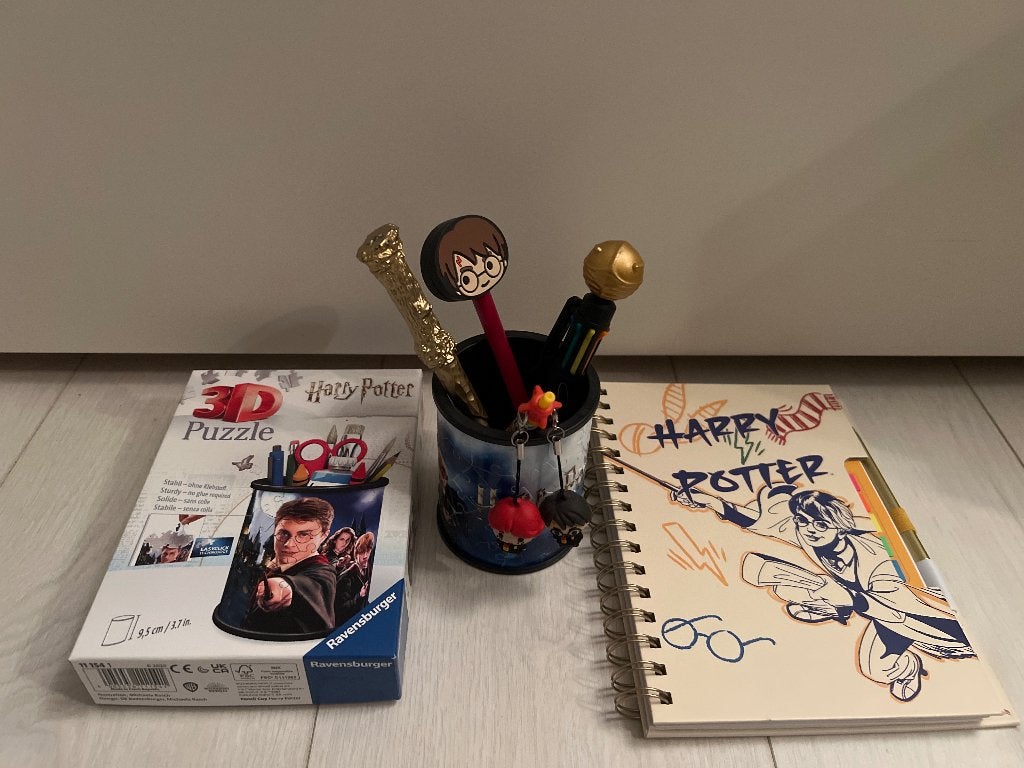 Harry Potter schrijfboek en pennenbak met 4 HP pennen, Ophalen, Nieuw, Overige typen