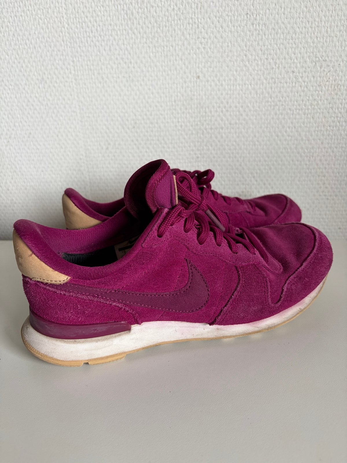 Nike sneakers maat 38 - Gedragen, Kleding | Dames, Ophalen of Verzenden, Gedragen, Overige kleuren, Sneakers of Gympen