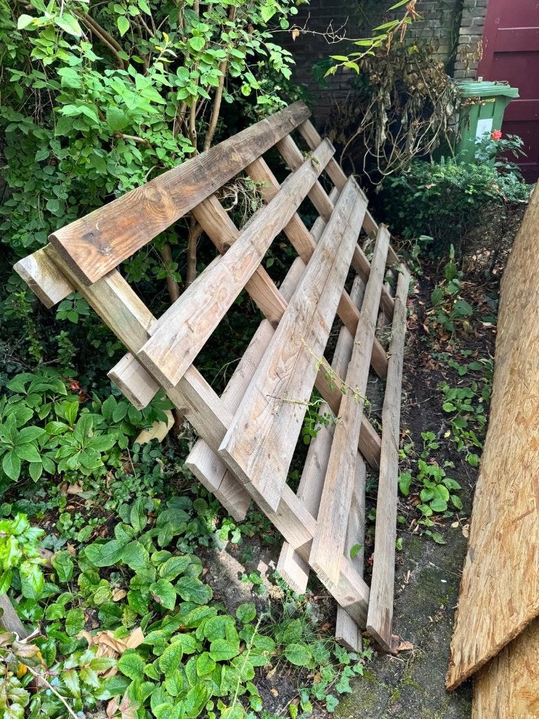 pallet, Ophalen, Minder dan 25 mm, Zo goed als nieuw, 200 tot 250 cm
