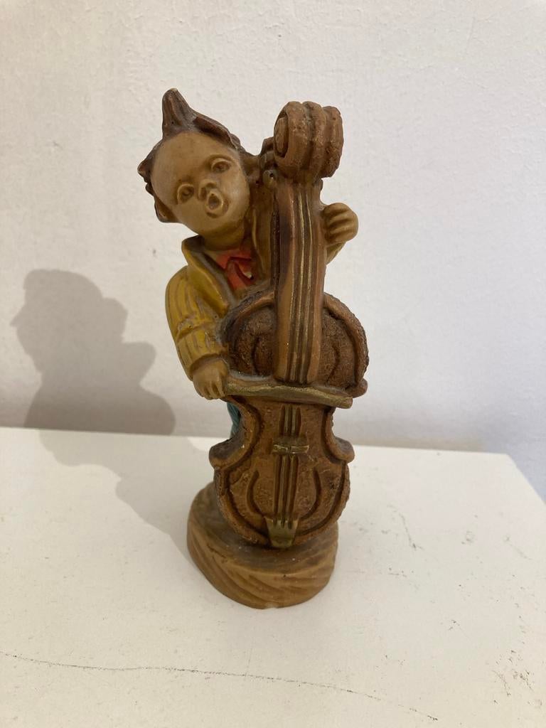 Vintage beeldje jongen met cello - Muzikant beeld, Verzamelen, Beelden en Beeldjes, Ophalen of Verzenden, Zo goed als nieuw