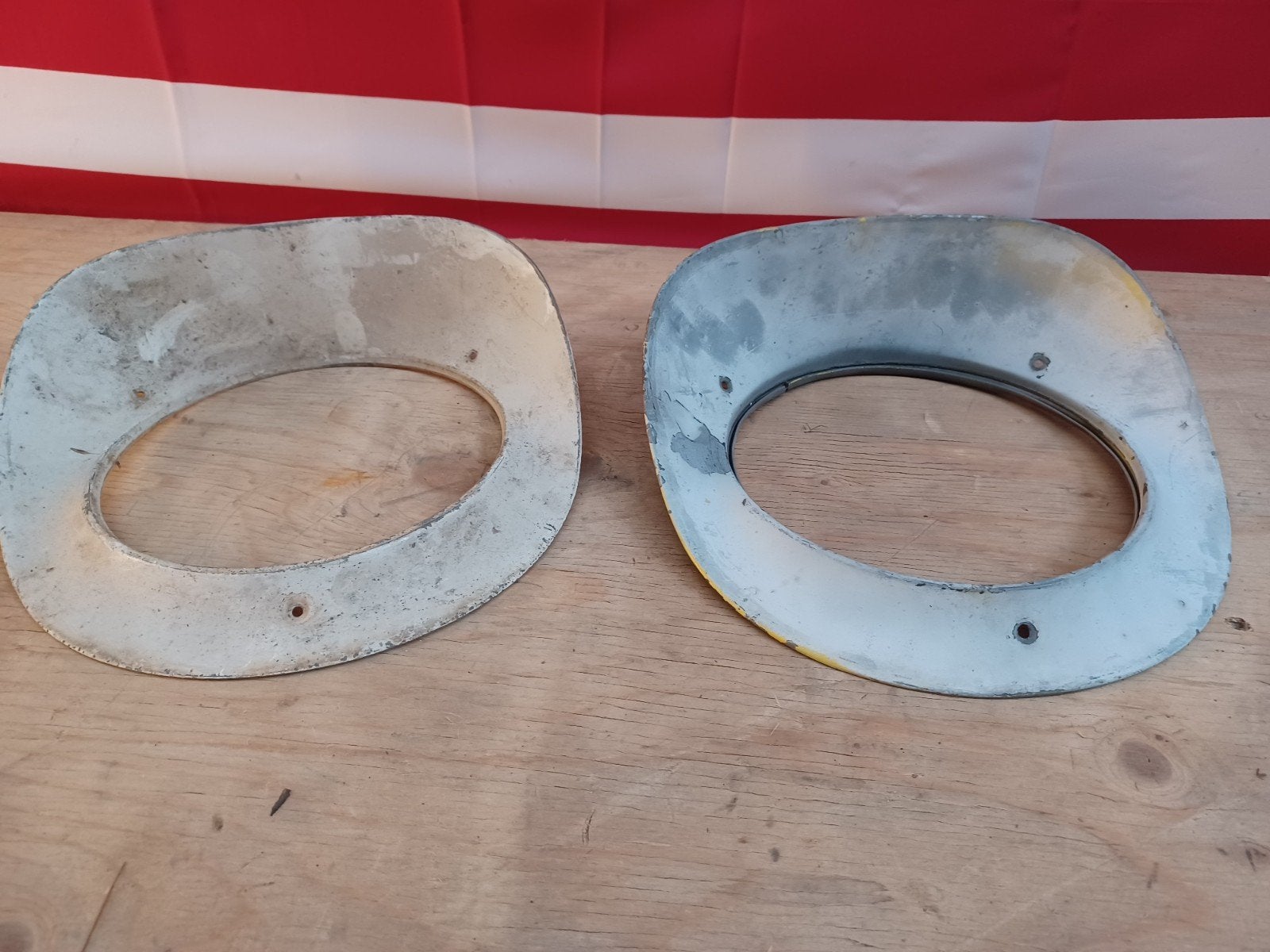 chevrolet Apache 55 / 57 koplamp ringen headlightbezels, Ophalen, Chevrolet
