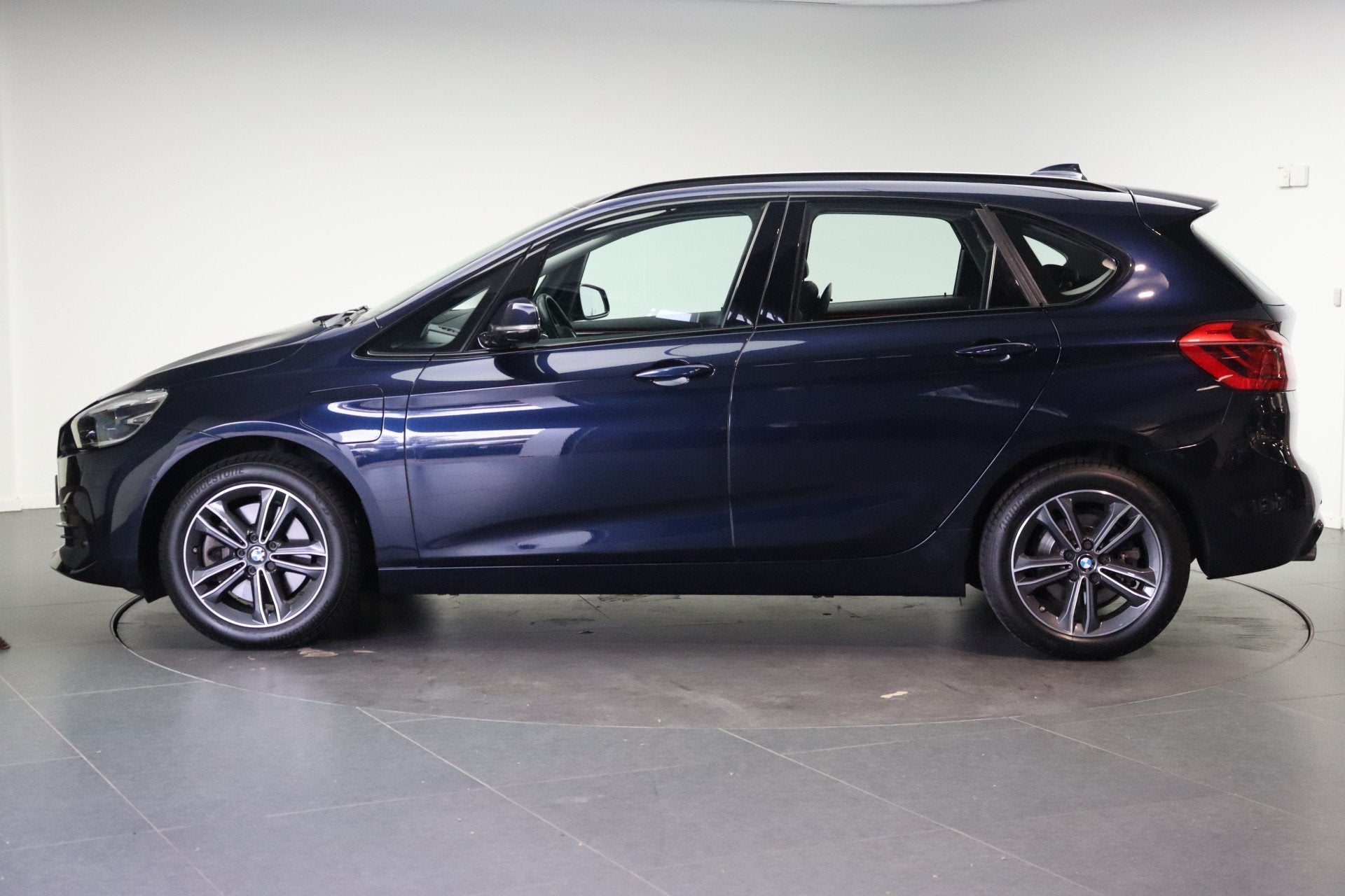 BMW 2 Serie Active Tourer 225xe Sport Line Automaat / Sports, Auto's, Gebruikt, Met garantie (alle), Bedrijf, Vierwielaandrijving