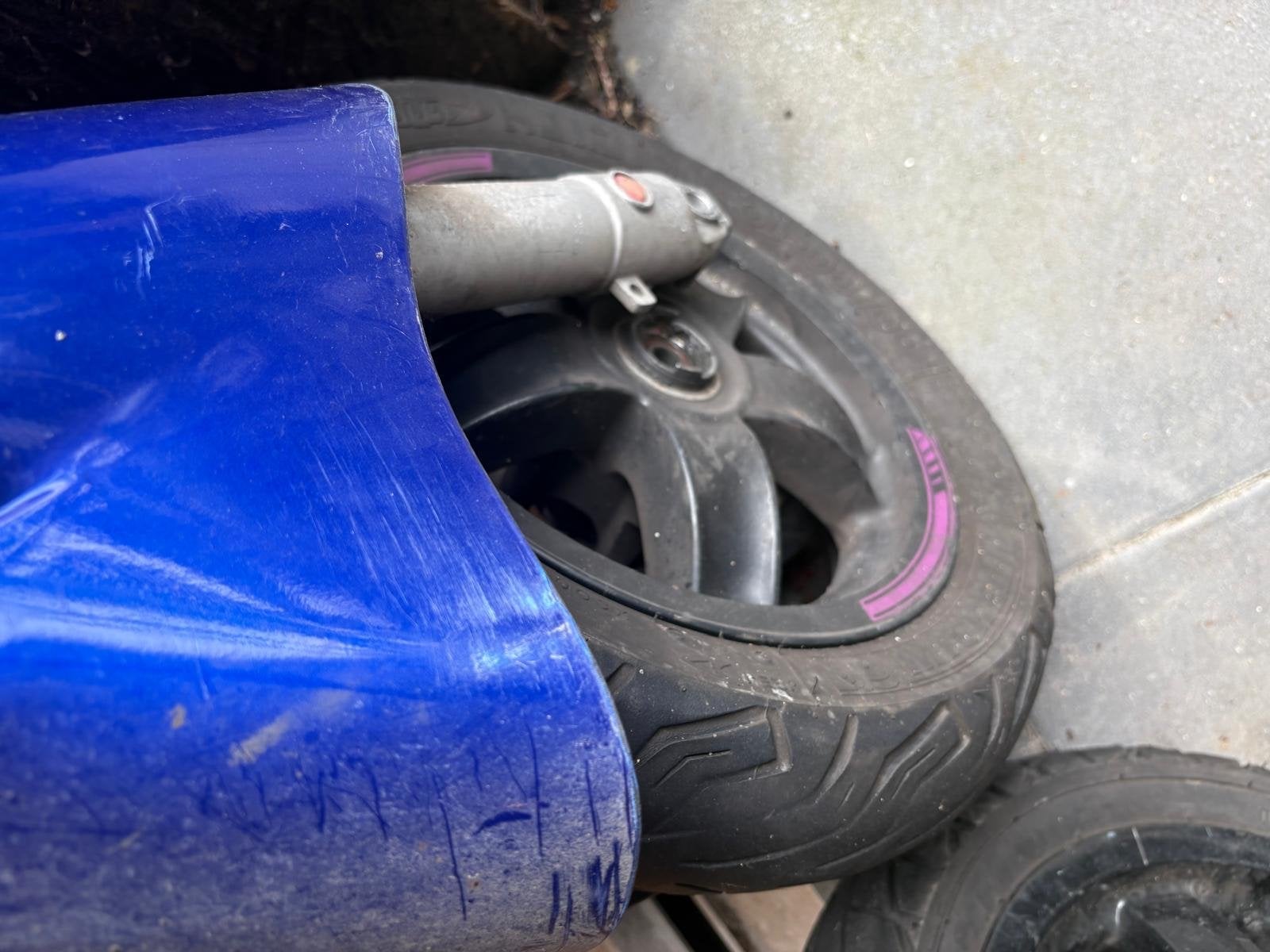 Blauwe scooter kap met voorwiel en voorvork, Ophalen, Gebruikt, Kap, Overige merken