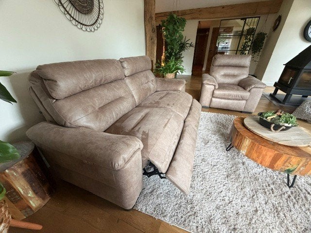 Foto 4 van Nieuwe elektrische bank en fauteuil Goossens UNIEKE KANS