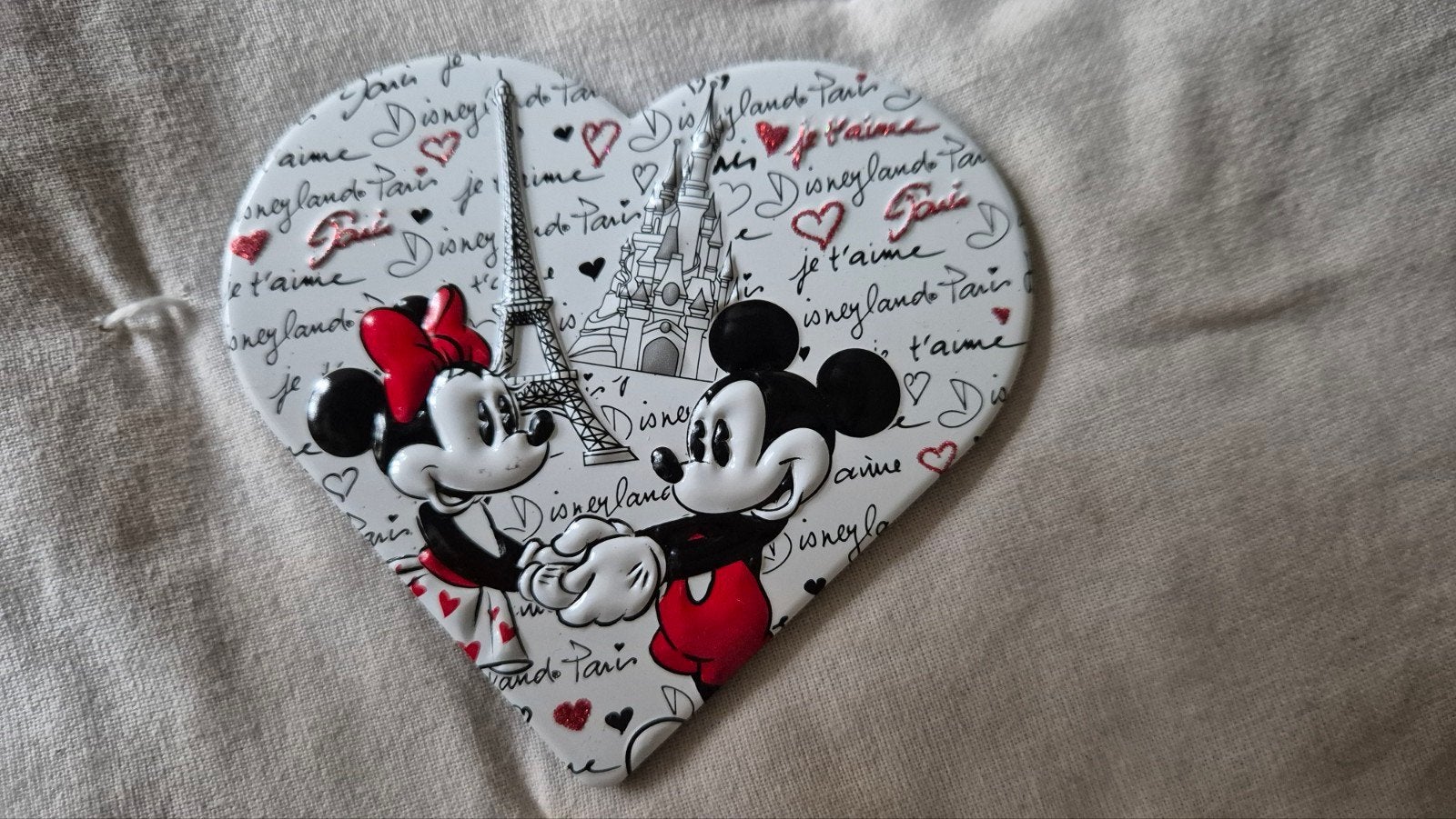 Mickey en Minnie mouse bij de eiffeltoren en het kasteel, Ophalen of Verzenden, Mickey Mouse, Zo goed als nieuw, Overige typen