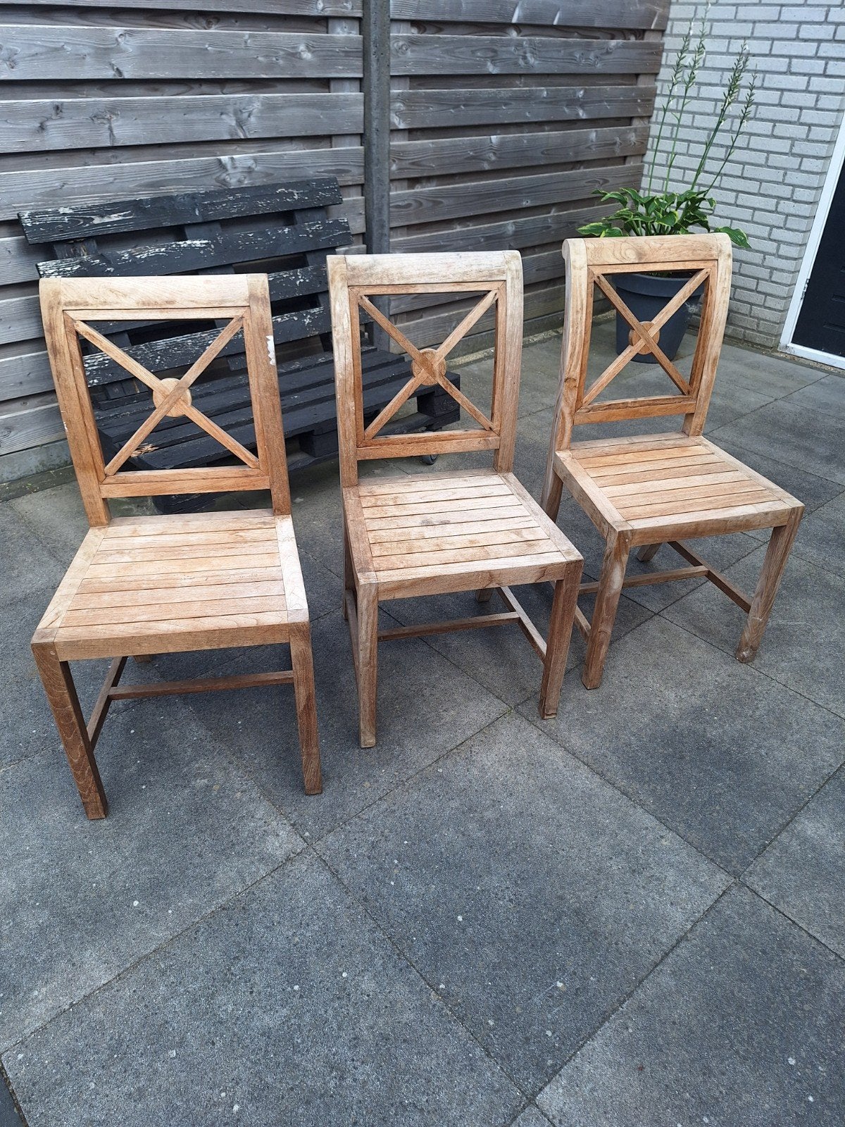 gratis 3 Houten Eetkamerstoelen - Klassiek Design, Huis en Inrichting, Stoelen, Ophalen, Gebruikt, Hout, Drie
