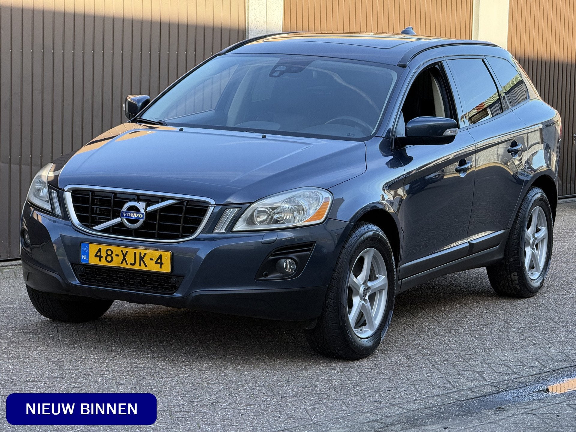 Volvo XC60 3.0 T6 Momentum (bj 2010, automaat), Auto's, Automaat, Euro 5, Gebruikt, 2953 cc