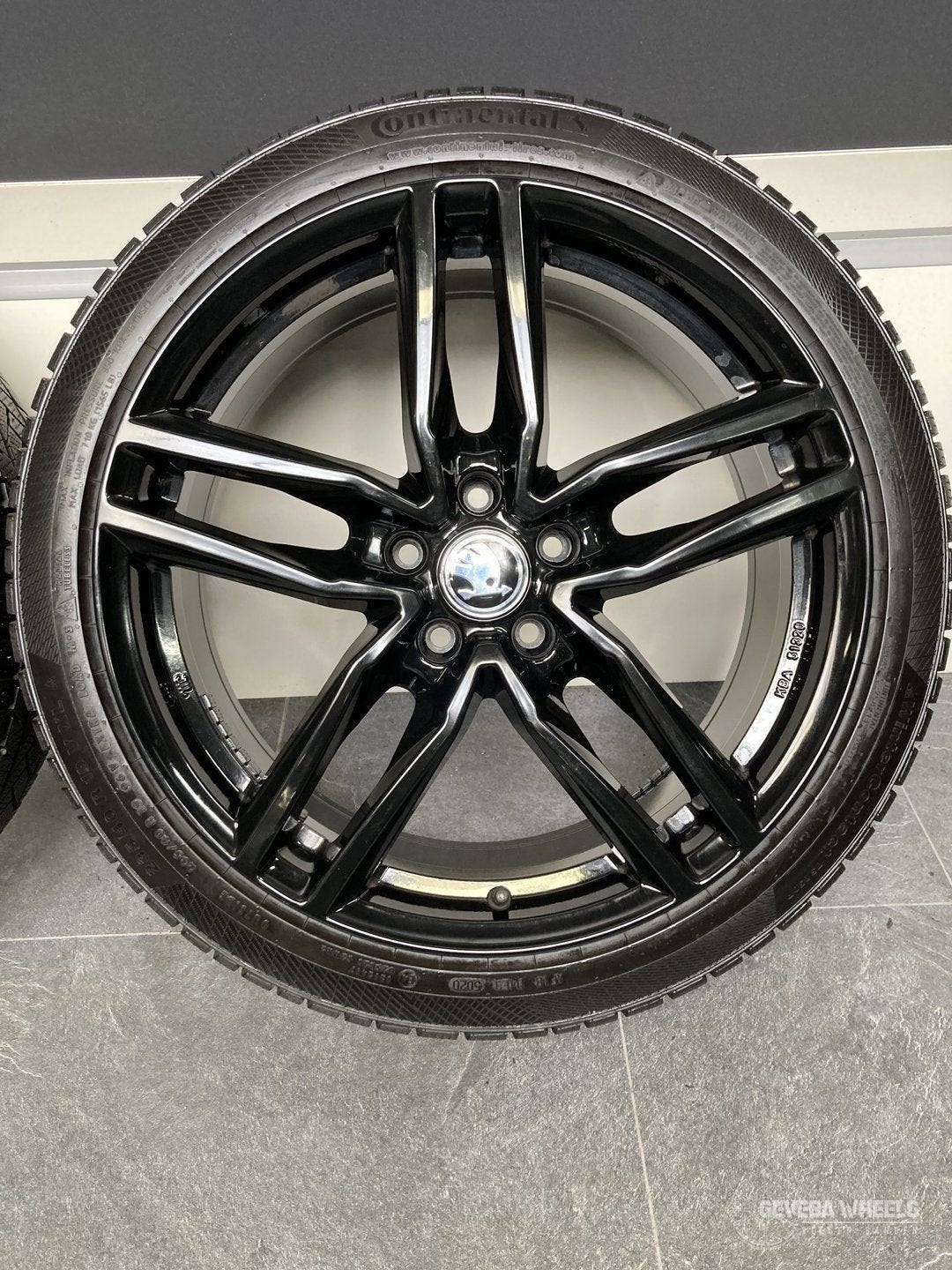 19” Skoda Karoq sport velgen + winterbanden 5x112 235/40/19, Auto-onderdelen, Banden en Velgen, Banden en Velgen, Winterbanden