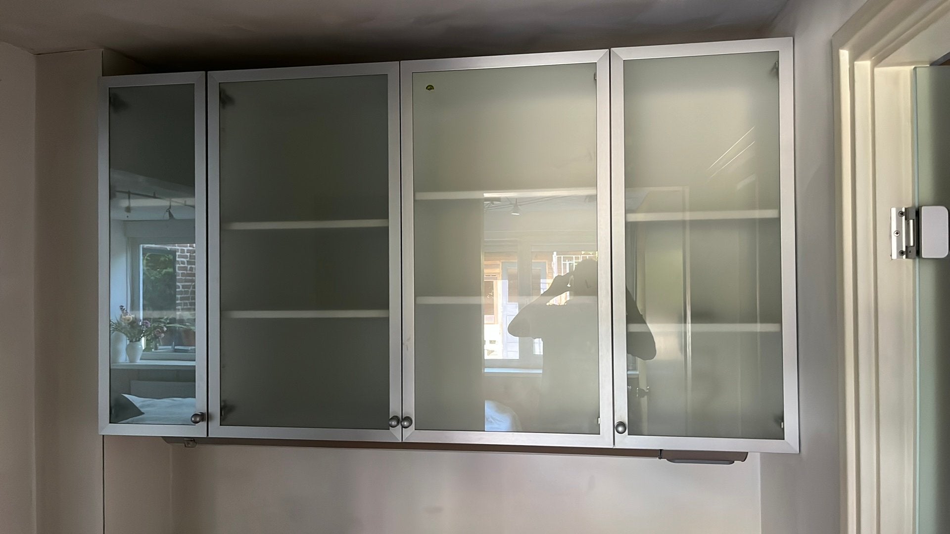 Hangkast met deurtes en legplanken met plexiglas, Ophalen, Gebruikt, 50 tot 100 cm, 150 tot 200 cm