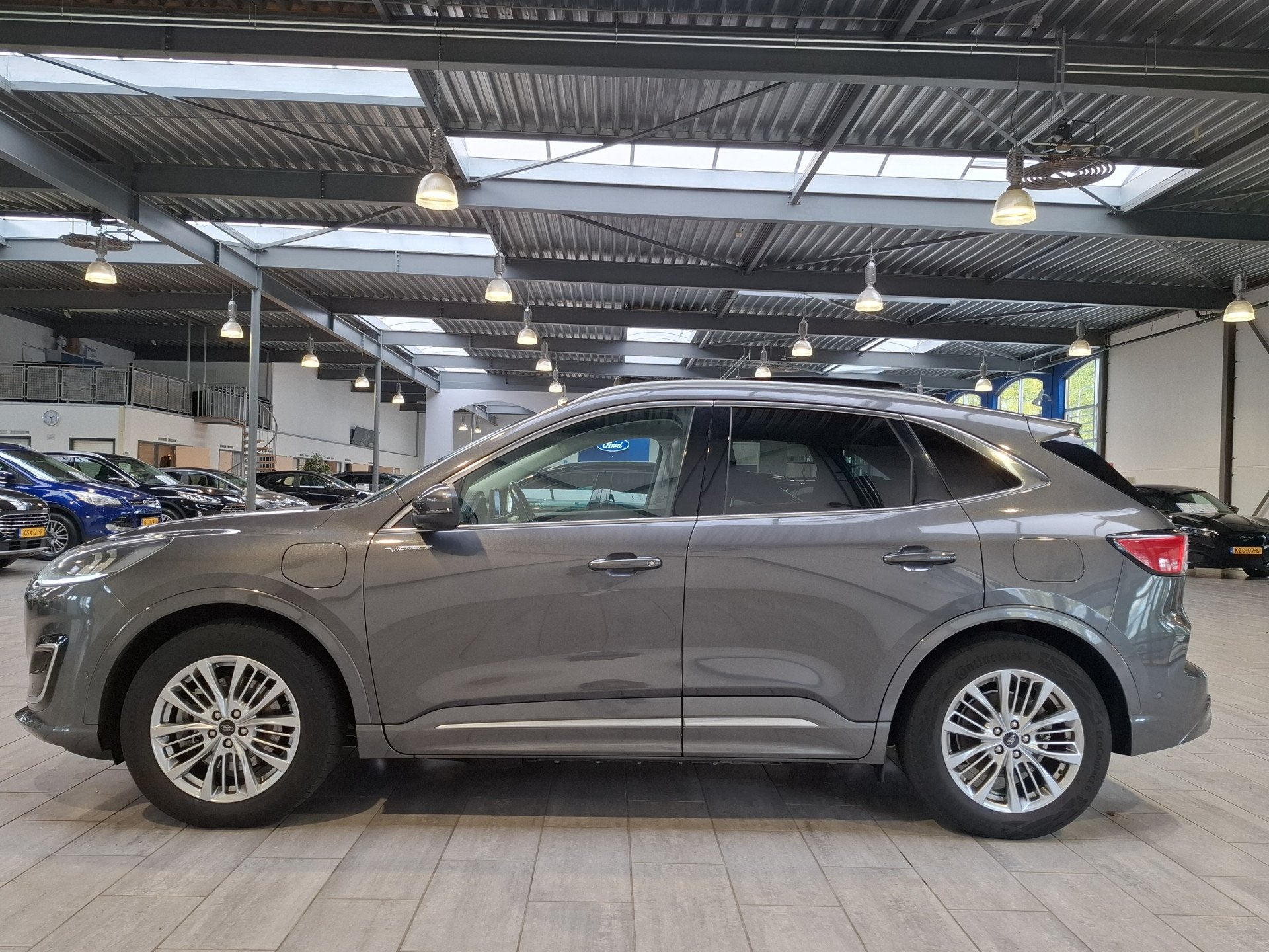 Ford Kuga 2.5 PHEV Vignale | Trekhaak | Pano | Winter Pack |, Dealer onderhouden, 14 kWh, Gebruikt, 4 cilinders