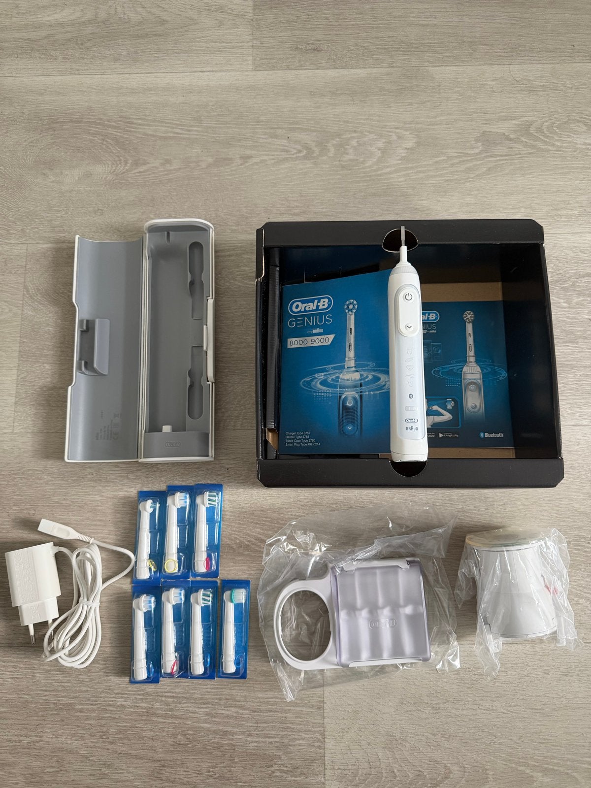 Nieuwe Oral-B Genius 9000 Elektrische Tandenborstel, Ophalen of Verzenden, Nieuw, Mondverzorging