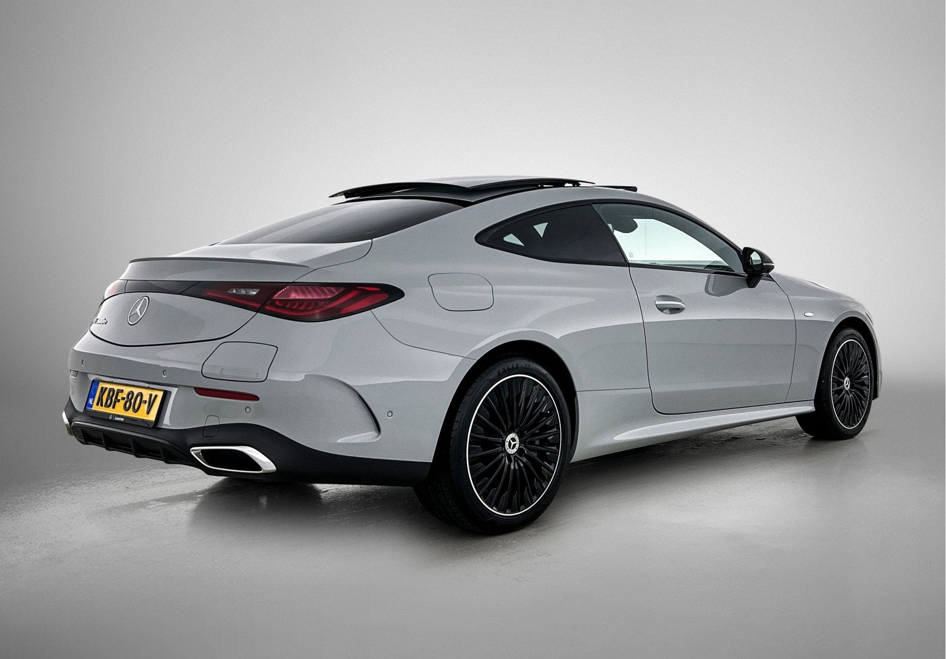 Mercedes-Benz CLE Coupé 300 e AMG Plug-In Hybride AMG Premi, Auto's, Automaat, 12 maanden, 4 cilinders, 4 stoelen