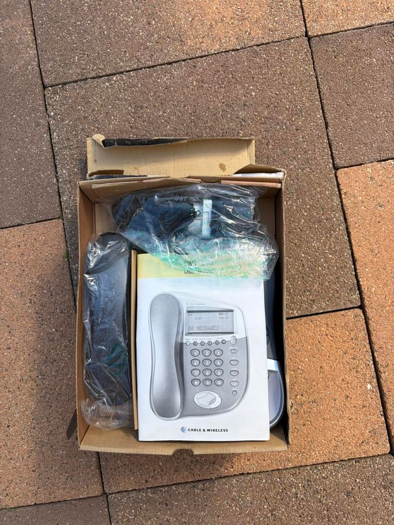 Nieuwe vaste telefoon met antwoordapparaat, Ophalen of Verzenden, Zo goed als nieuw