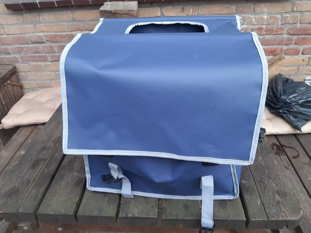 Stevige, grote fietstassen met waterwerende afsluiting, Ophalen of Verzenden, Gebruikt