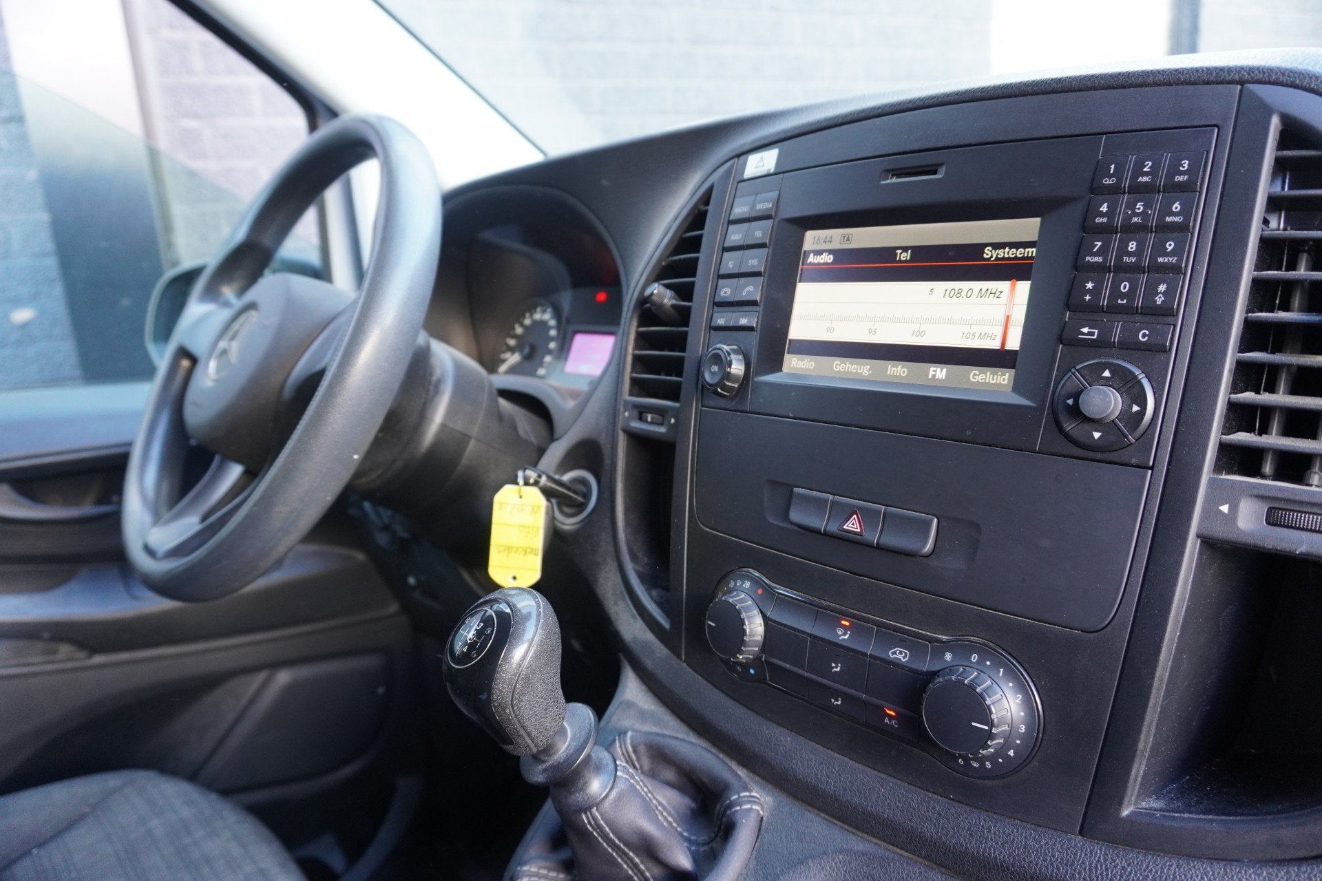Mercedes-Benz Vito 111 CDI Extra Lang - Airco - Camera - Rad, Auto's, Voorwielaandrijving, Stof, Gebruikt, Zwart