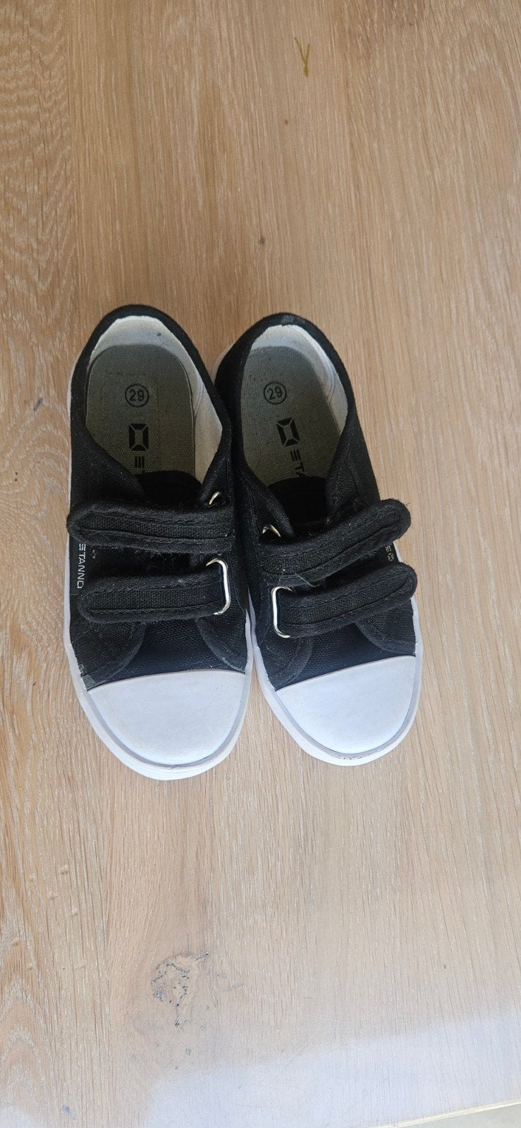 Zwarte gymschoenen maat 29 voor jongens en meisjes, Kinderen en Baby's, Kinderkleding | Schoenen en Sokken, Ophalen of Verzenden