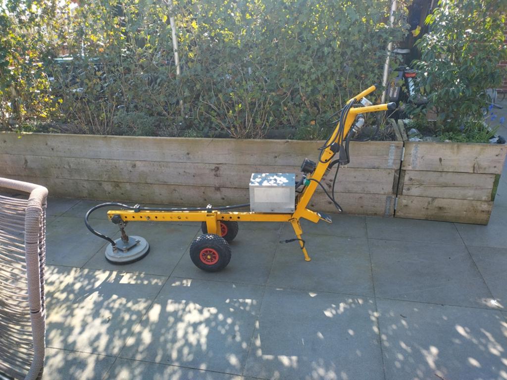 Te huur Tegel zuiger tegellegger op 220v, Tuin en Terras, Tegels en Klinkers, Ophalen, Zo goed als nieuw, Natuursteen, Terrastegels