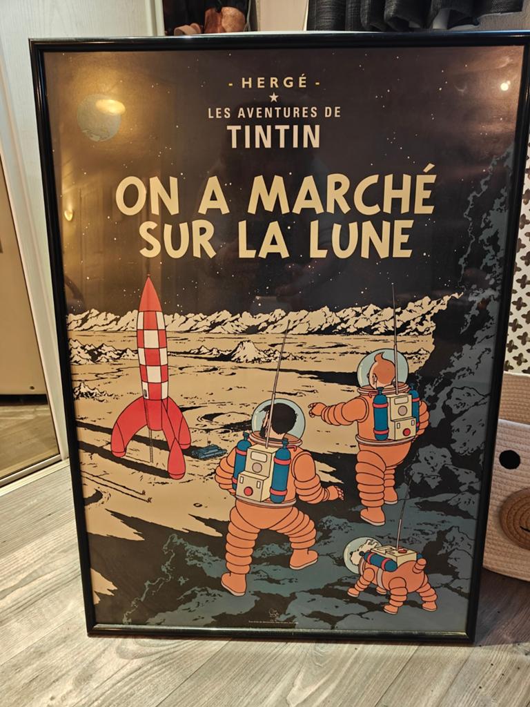 Kuifje poster 'On a Marché sur la Lune' in zwarte lijst, Verzamelen, Posters, Ophalen, Rechthoekig Staand, Met lijst, Zo goed als nieuw