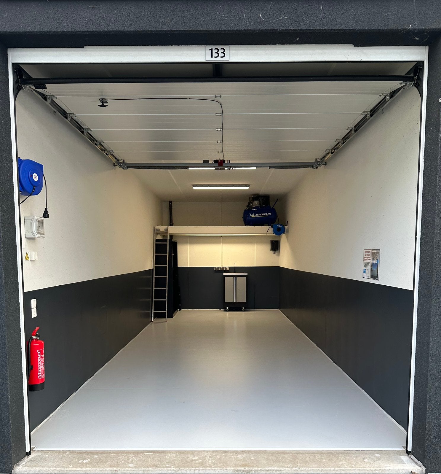 Arthurweg 133 Rotterdam te koop Bedrijspand Garagebox verhuu, Auto diversen, Autostallingen en Garages