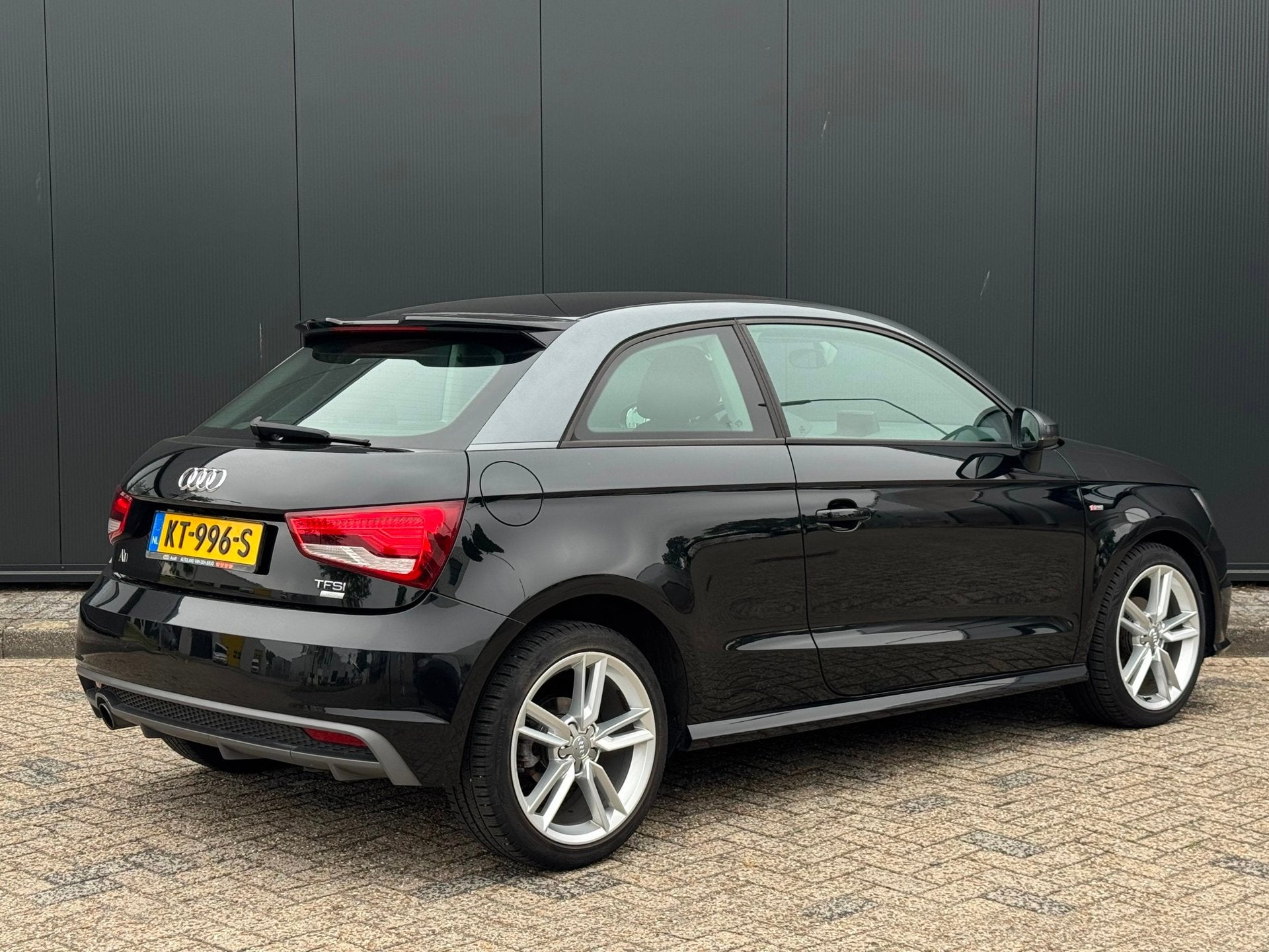 Audi A1 1.0 TFSI Adrenalin | S-Line | 1e Eigenaar | Orig NL, Auto's, Voorwielaandrijving, Dealer onderhouden, Stof, 95 pk
