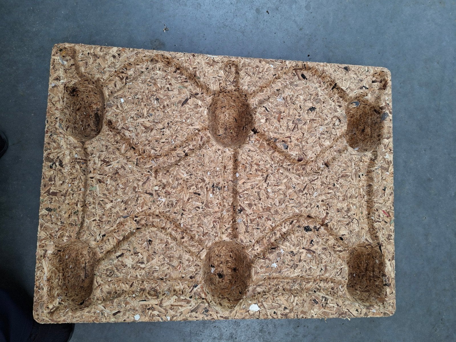 33 kleine pallets van geperst hout. 60 x 80 cm, Doe-het-zelf en Verbouw, Hout en Planken, Ophalen of Verzenden