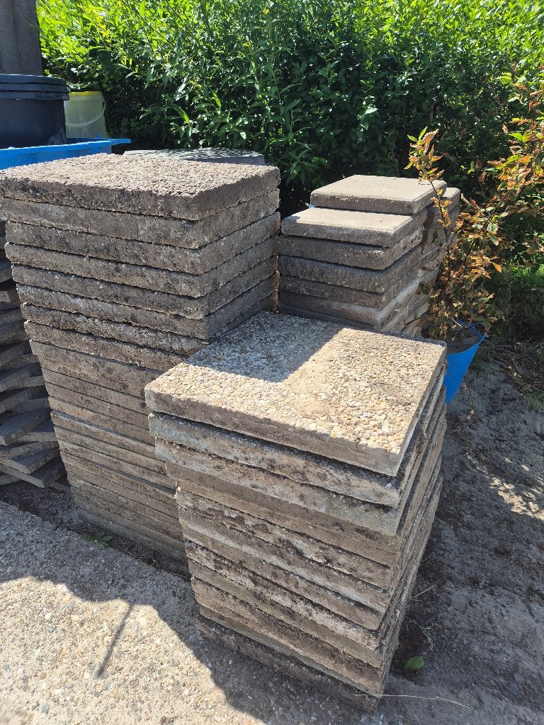 Diverse gratis grind en betontegels, Ophalen, Gebruikt, 10 m² of meer, Beton