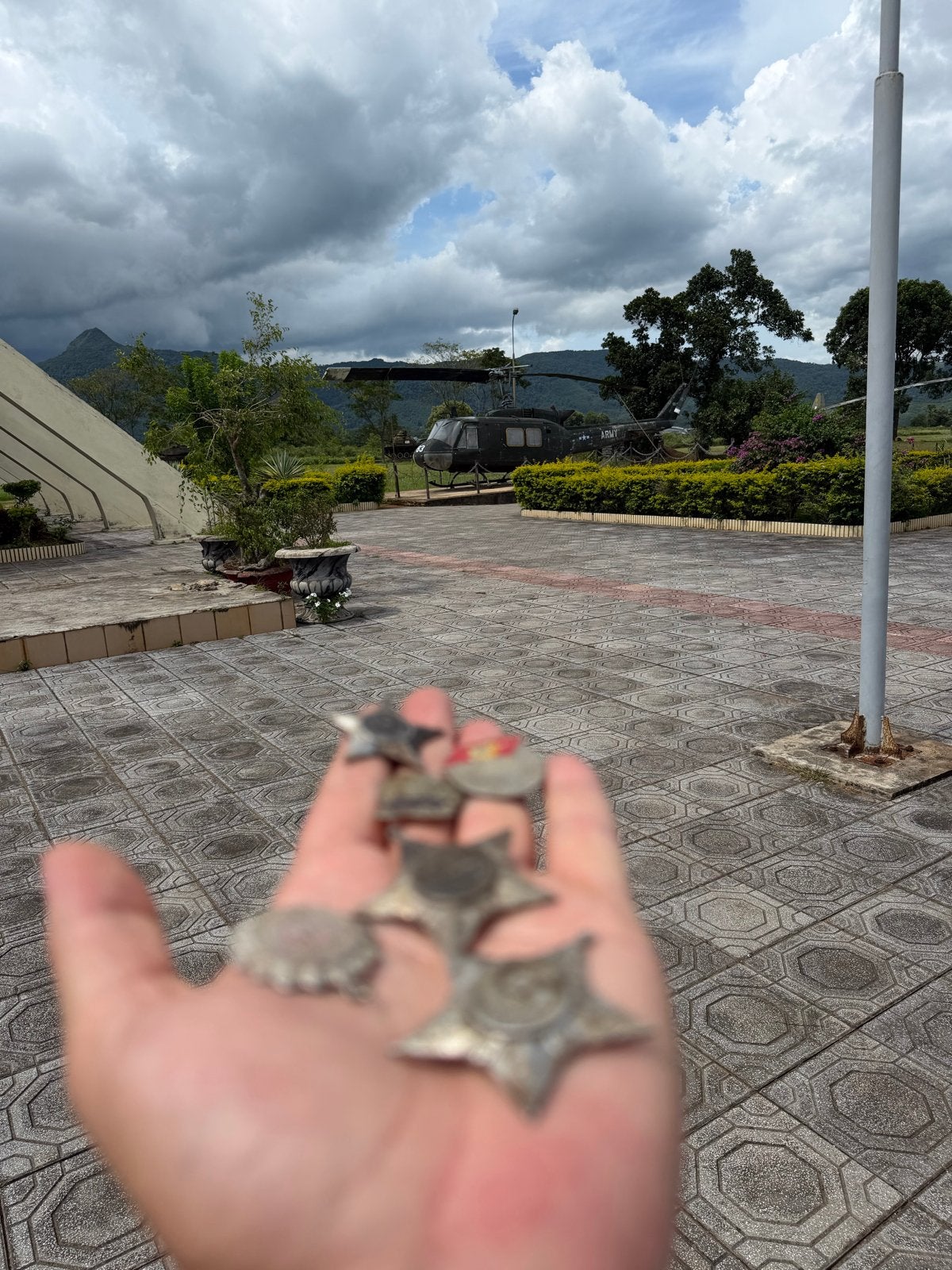 Vietcong en NVA onderscheidingen van Khe Sanh, Ophalen of Verzenden, Overige soorten, Azië, Lintje, Medaille of Wings