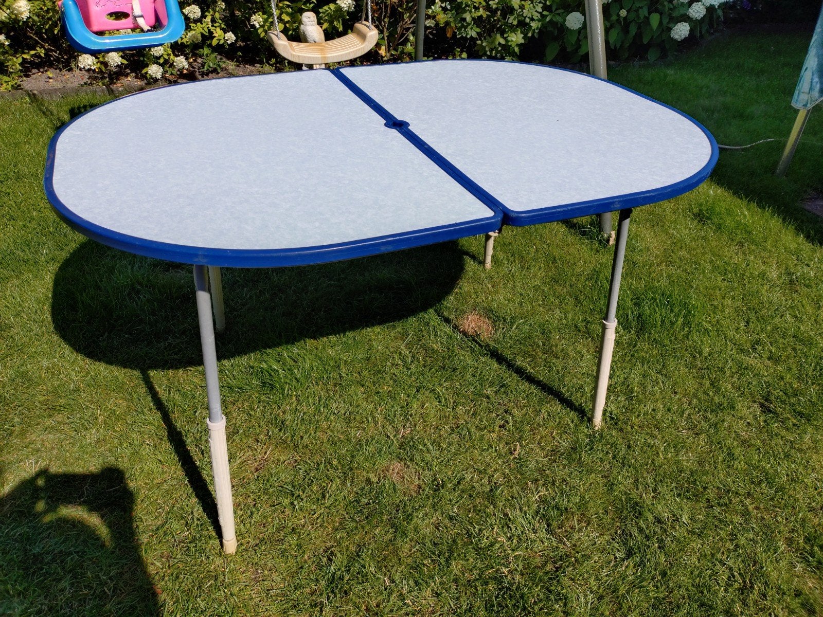 Verstelbare campingtafel met parasolgat, Ophalen, Gebruikt, Campingtafel