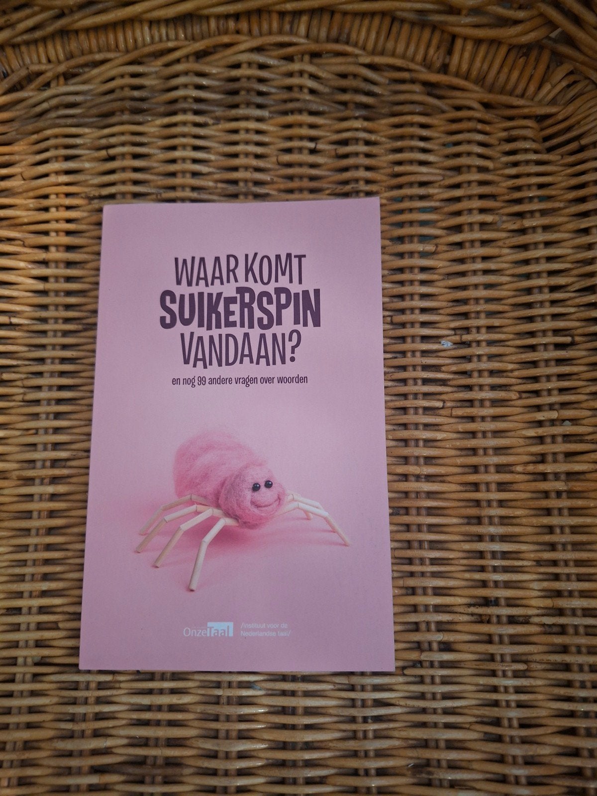 Waar komt suikerspin vandaan? - Onze Taal, Boeken, Ophalen of Verzenden, Zo goed als nieuw, Onze Taal, Nederland