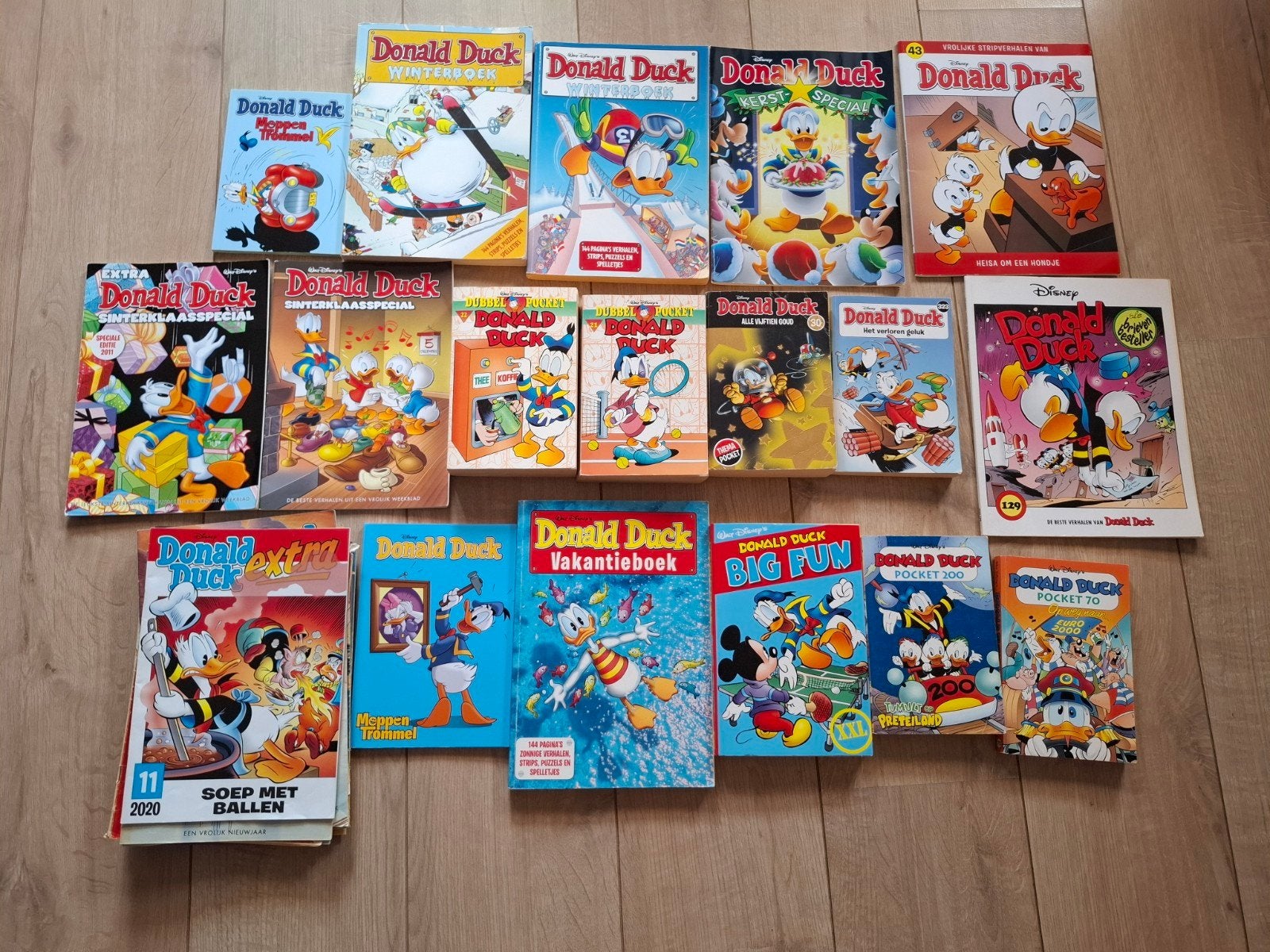 Donald Duck pockets, stripkranten en specials, Meerdere comics, Ophalen of Verzenden, Zo goed als nieuw, Europa