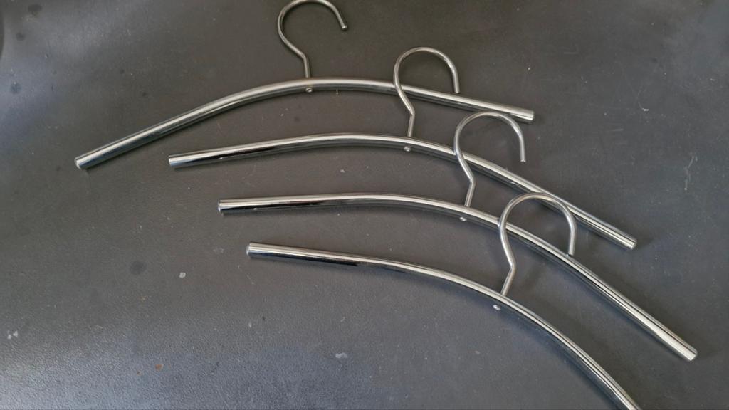 Set van 4 metalen kledinghangers, Ophalen of Verzenden