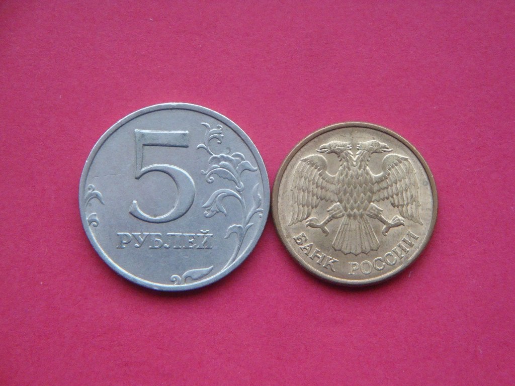 Kavel Rusland setje munten 5 Roebel 1992 / 1998., Verzenden, Rusland, Setje