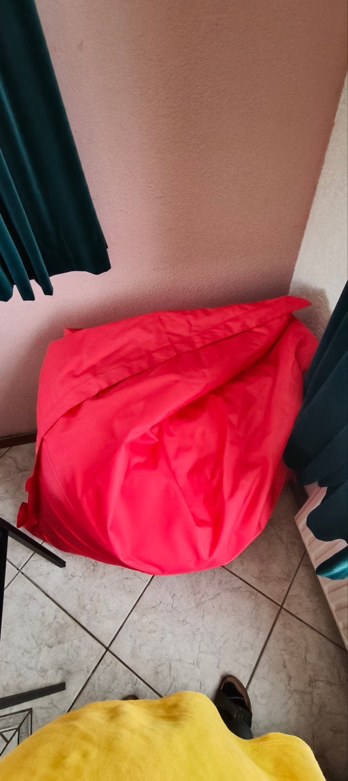 Grote rode zitzak - Comfortabel en stijlvol, Huis en Inrichting, Ophalen, Gebruikt, Rood, Zitzak