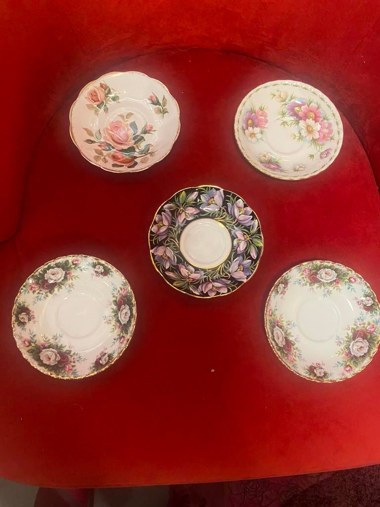Royal Albert,celebration,Anniverse rose,cosmos,5 schotels, Ophalen of Verzenden