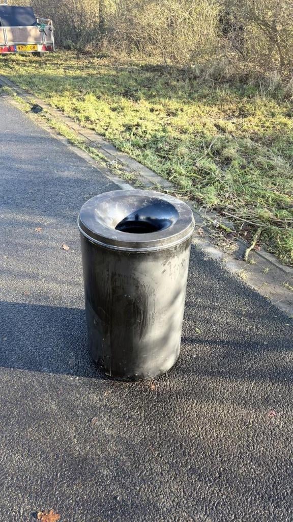 Vlamdovende prullenbak, Ophalen, Gebruikt, 40 liter of meer, Manutan