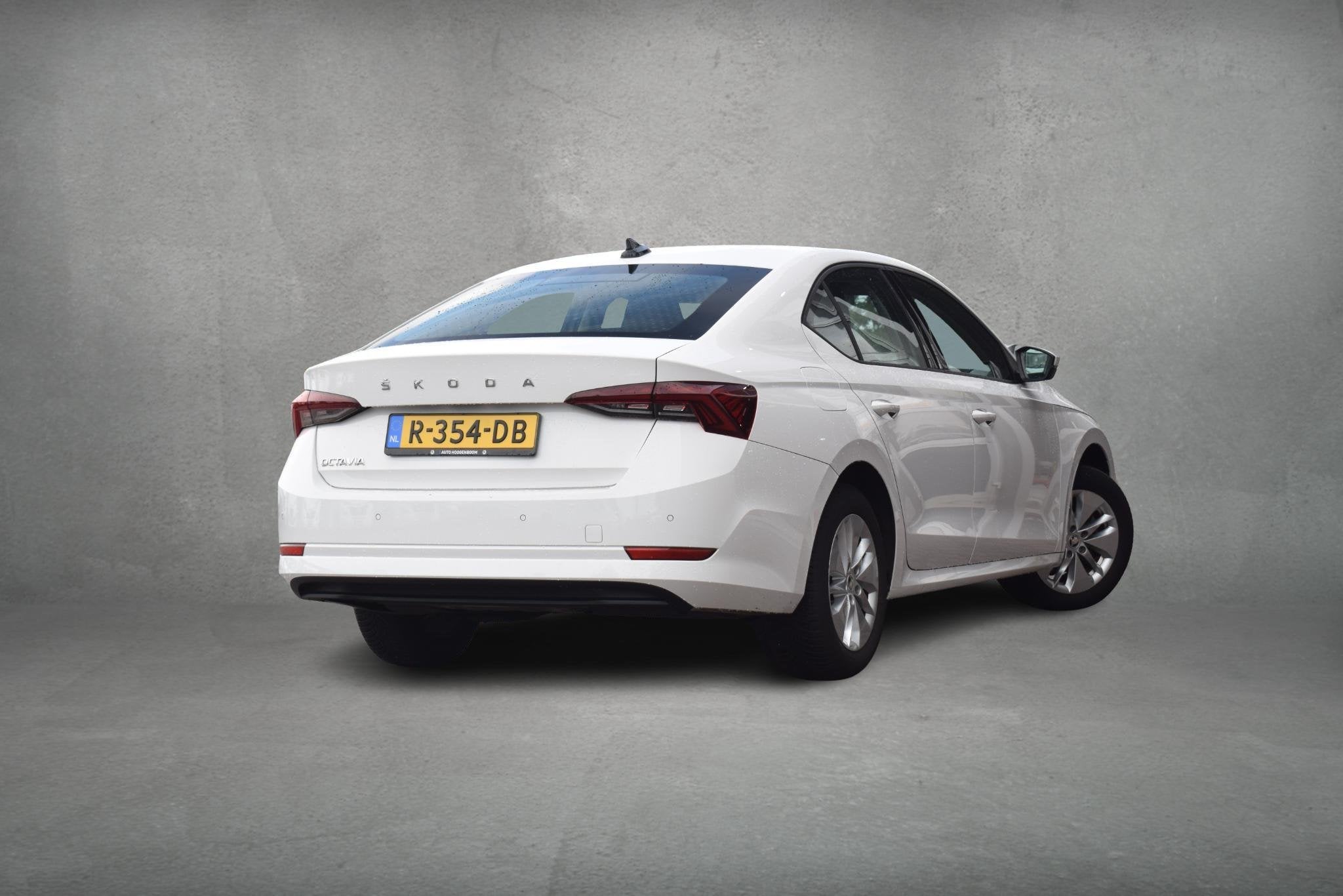 Skoda Octavia 1.0 TSI Business Edition | Apple CarPlay | Spo, Auto's, Stof, Gebruikt, 1210 kg, Wit