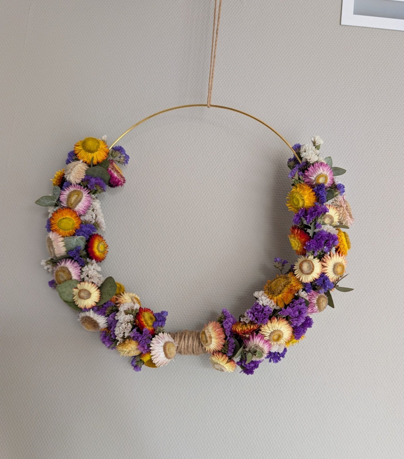 Decoratieve Krans met Droogbloemen - Handgemaakt, Huis en Inrichting, Ophalen of Verzenden, Nieuw, Krans, Natuurlijk materiaal