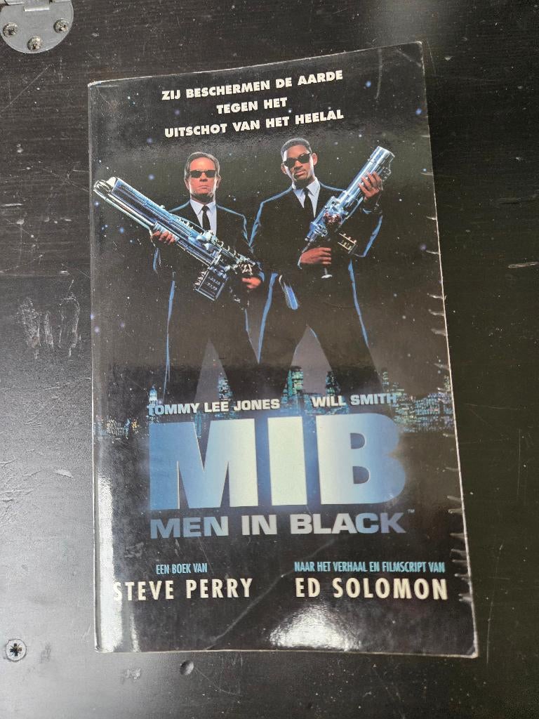 Steve Perry - Men in Black, Ophalen of Verzenden, Gelezen