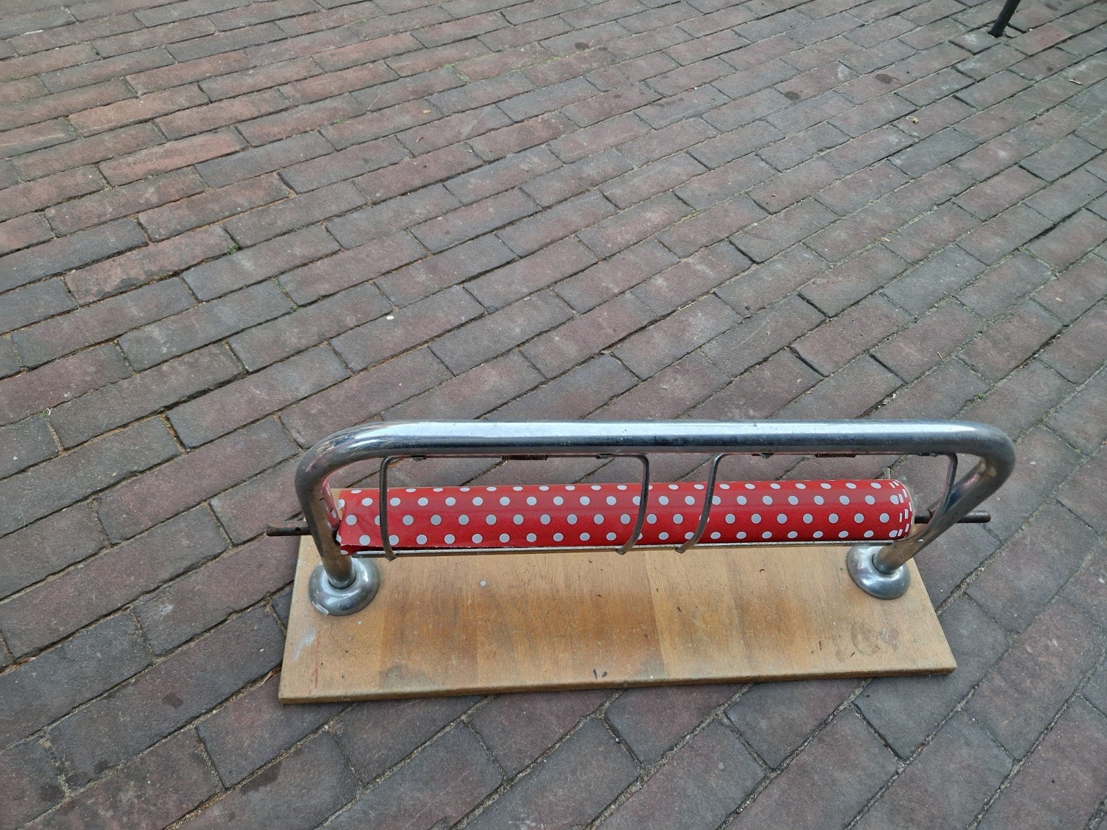 BROCANTE ANTIEKE KADOPAPIER HOUDER UIT OUD WINKELTJE, Diversen, Ophalen of Verzenden