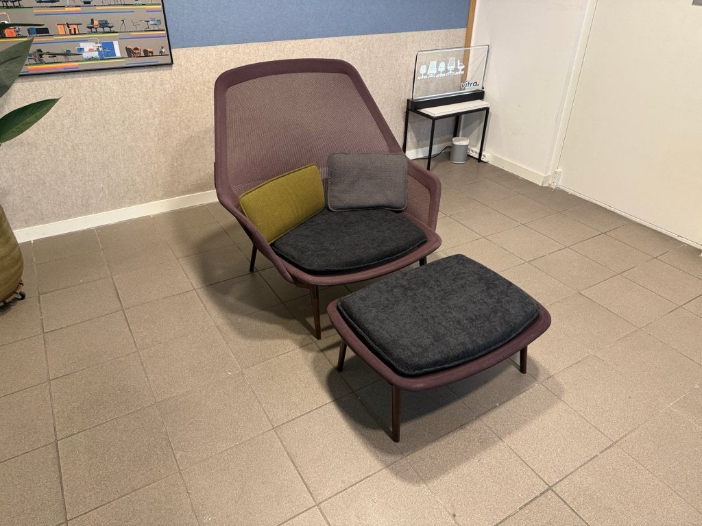 Vitra | Bouroullec | Slow Chair + Ottoman | Paars | 1x, Vitra, Gebruikt, Vitra Artifort Cassina Fritz Hansen Eames Gispen Pastoe Hay
