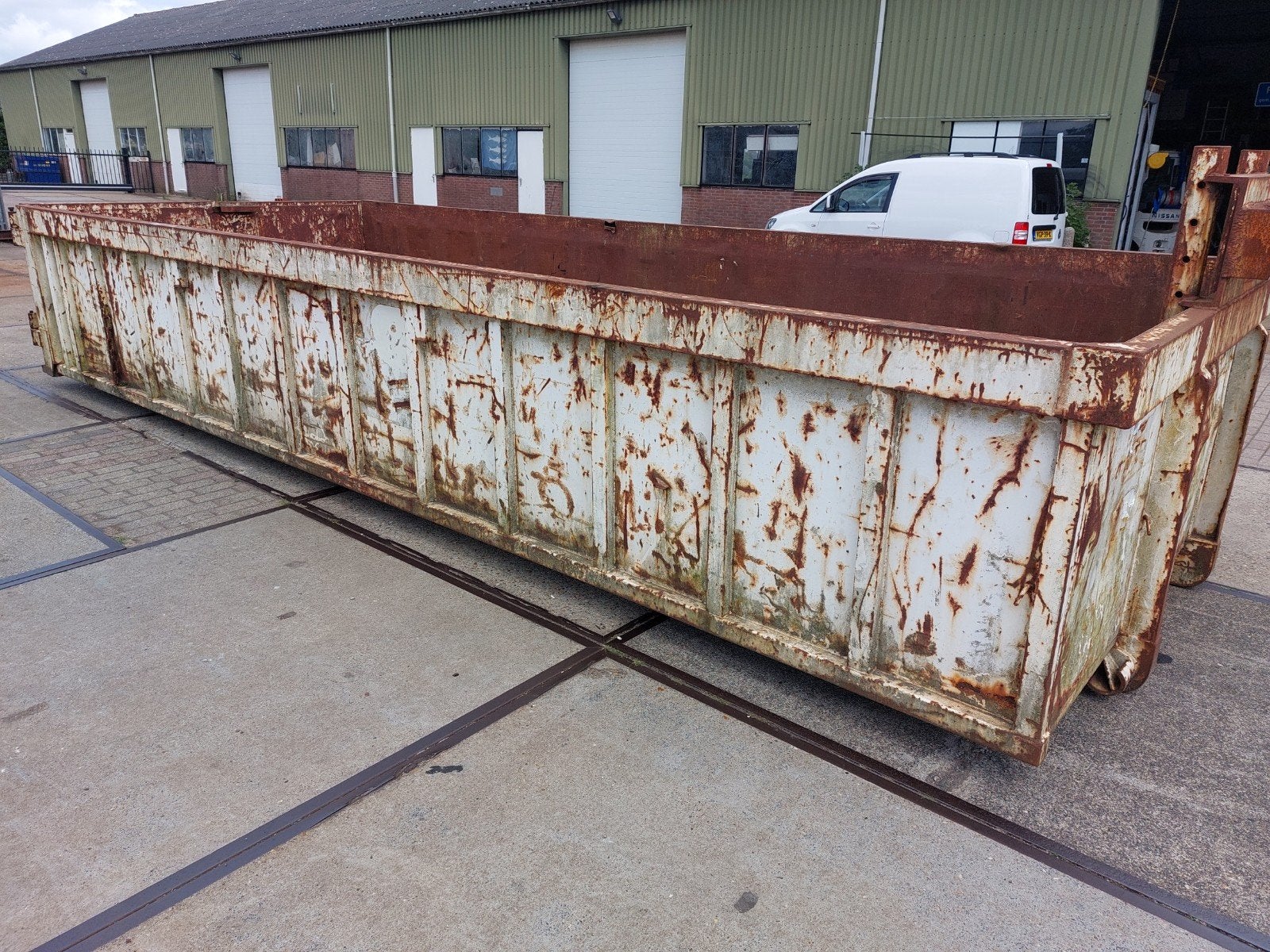 haakarm container 15 m3, Ophalen