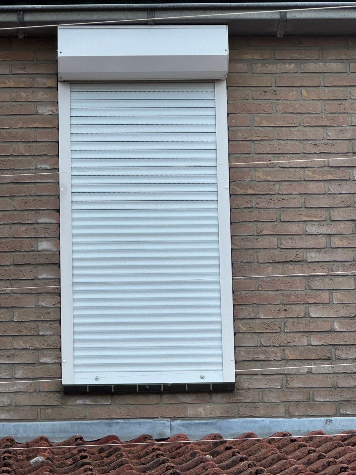 Gezocht rolluik, Ophalen of Verzenden, Zo goed als nieuw, Wit, Minder dan 100 cm